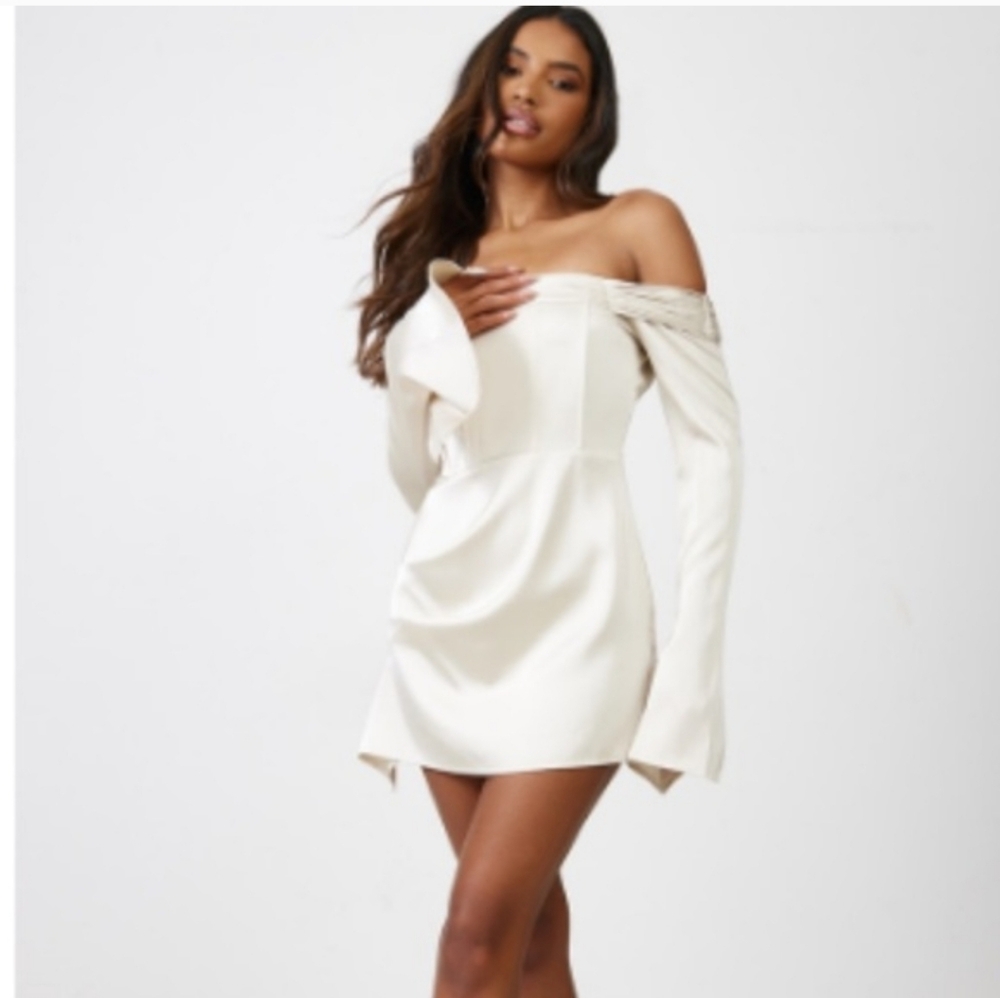 Pretty Little Thing Satin Pleat Detail Bardot Champagne Flare SleeeveMini Dress